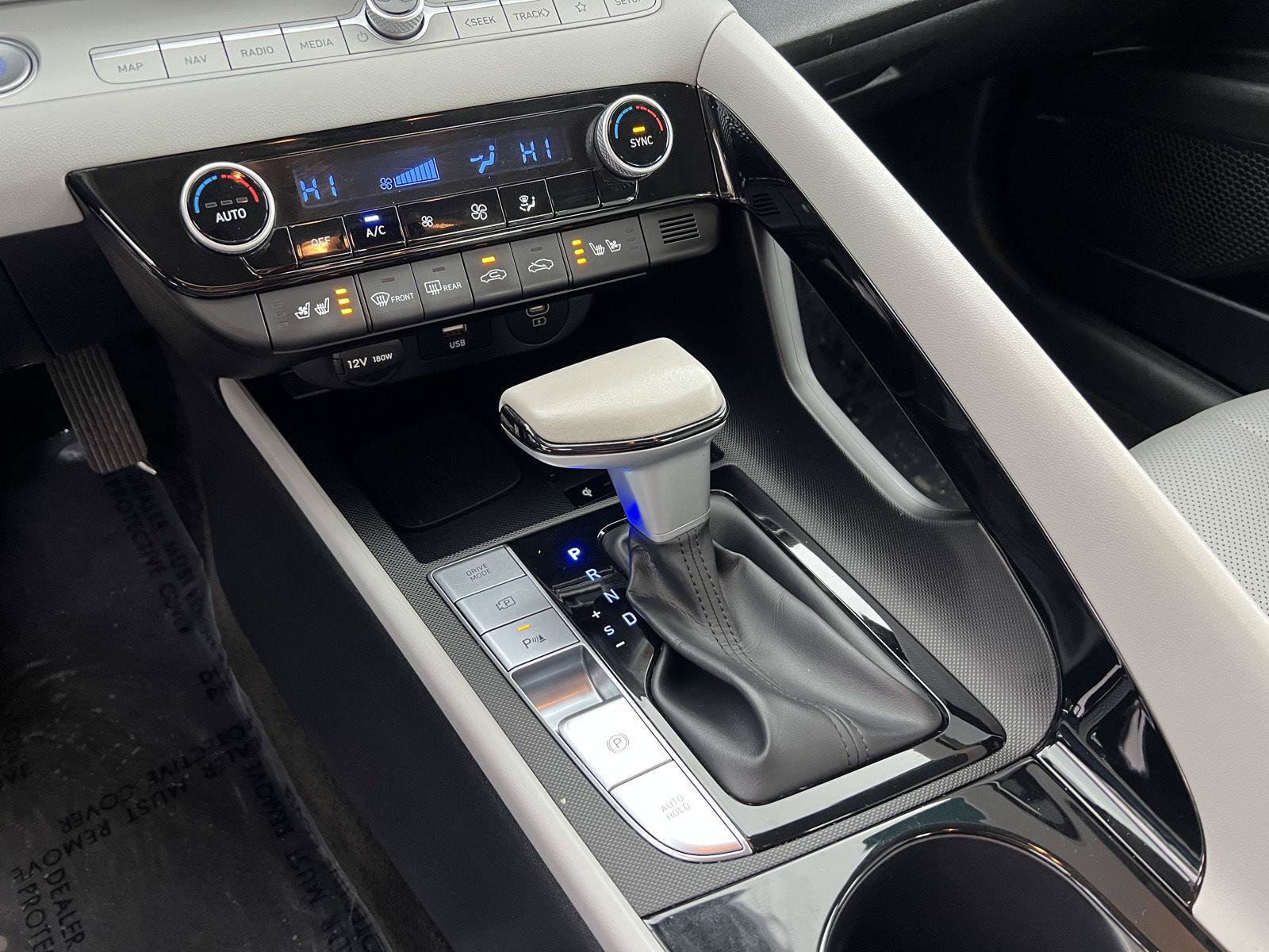 Certified 2024 Hyundai Elantra Limited FWD image 31