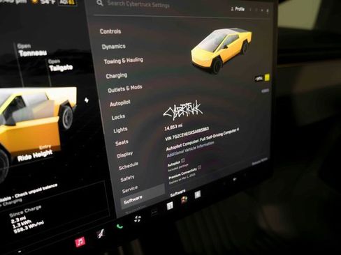 Used 2025 Tesla Cybertruck AWD Crew Cab image 21