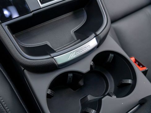 New 2025 Porsche Macan image 24