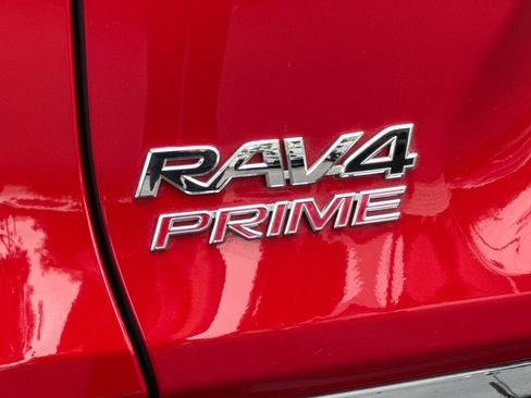 Used 2022 Toyota RAV4 SE w/ Weather & Moonroof Package AWD/4WD image 28