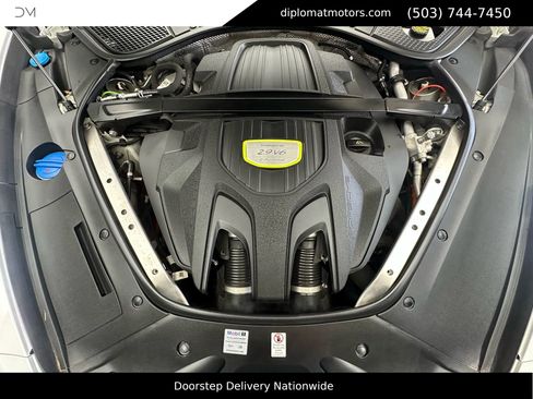 Used 2018 Porsche Panamera 4 image 46