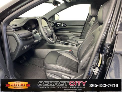 New 2026 Jeep Compass Latitude image 11