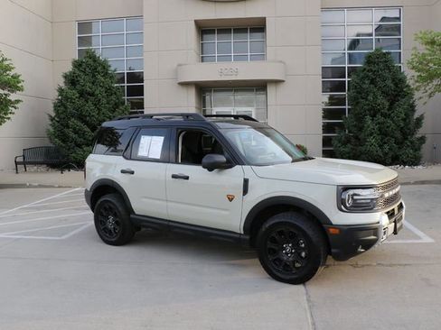 Used 2025 Ford Bronco Sport Badlands AWD/4WD image 1