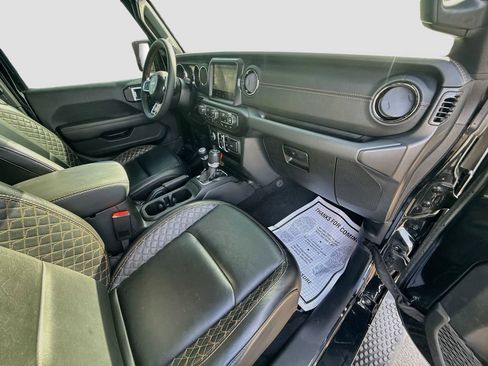 Used 2023 Jeep Wrangler Unlimited Sahara AWD/4WD image 33