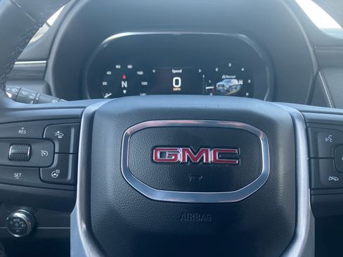 Used 2024 GMC Yukon SLT w/ SLT Luxury Package AWD/4WD image 18