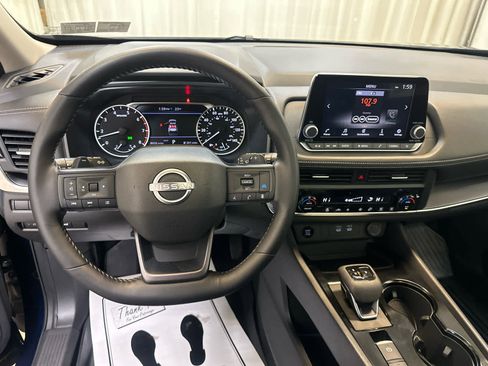 Certified 2025 Nissan Rogue SV w/ SV Premium Package image 3