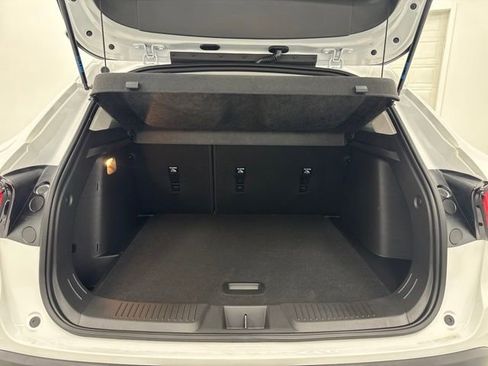 New 2026 Chevrolet Trax LT w/ Sunroof Package FWD image 26