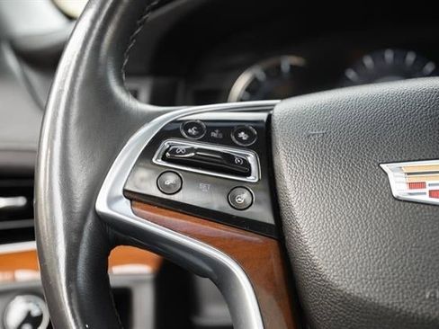 Used 2017 Cadillac Escalade ESV Premium Luxury image 57