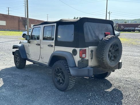 Used 2016 Jeep Wrangler Unlimited Sport AWD/4WD image 6