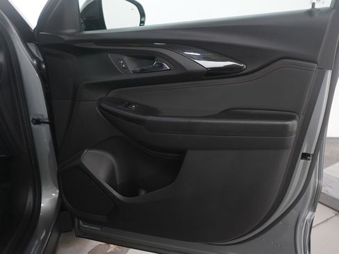 Used 2023 Chevrolet TrailBlazer RS w/ Convenience Package image 9