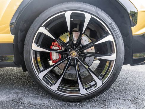 Used 2024 Lamborghini Urus S AWD/4WD image 51