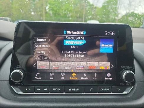 Used 2022 Nissan Rogue SV AWD/4WD image 13