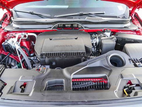 Used 2025 Honda Pilot Sport image 26