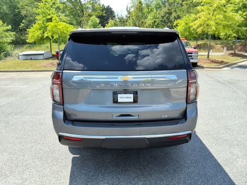 Used 2021 Chevrolet Suburban LT w/ LT Signature Package RWD image 6