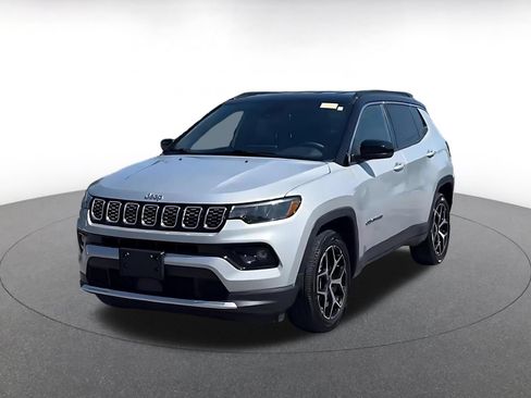 Used 2025 Jeep Compass Limited AWD/4WD image 5