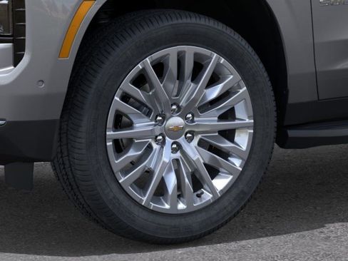 New 2026 Chevrolet Suburban Premier AWD/4WD image 9