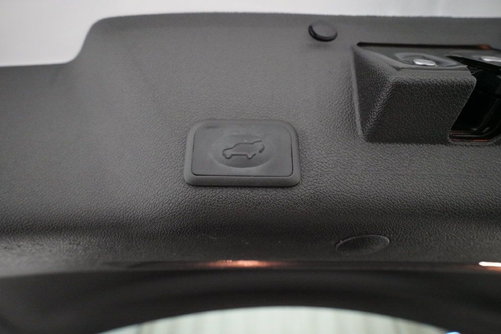 Used 2017 GMC Acadia Limited SLT AWD/4WD image 15