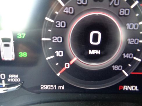 Used 2019 Cadillac Escalade Luxury AWD/4WD image 4