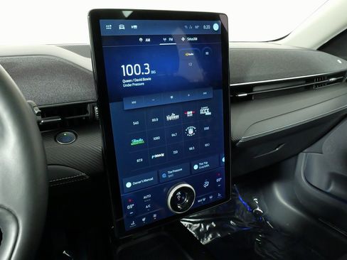 Used 2022 Ford Mustang Mach-E Premium image 47