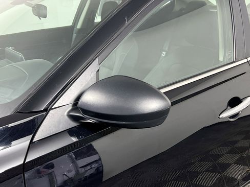 Used 2024 Nissan Altima 2.5 SV FWD image 12