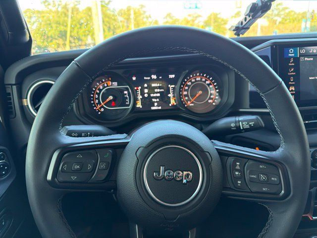 Used 2025 Jeep Gladiator Sport AWD/4WD image 12