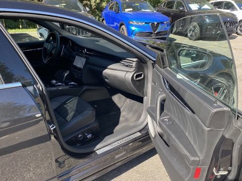 Used 2022 Maserati Quattroporte Modena image 37