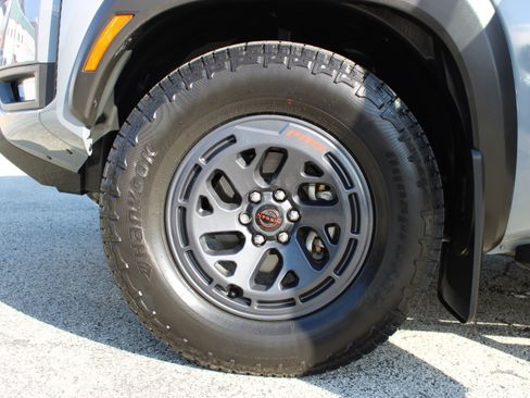 Used 2025 Nissan Frontier PRO-4X w/ Pro Premium Package image 38