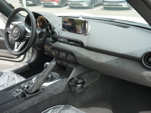 New 2026 MAZDA MX-5 Miata Club w/ Brembo/BBS Recaro Package RWD image 17