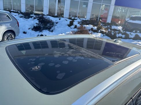 Certified 2025 Volvo XC40 B5 Plus image 12