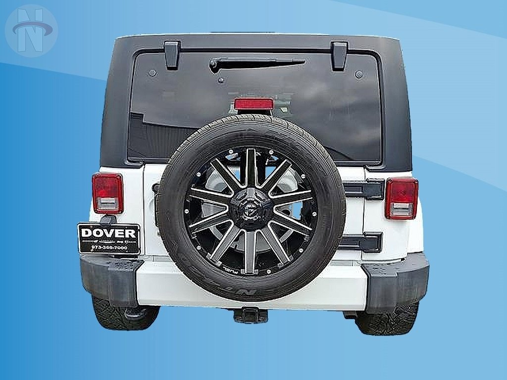 Used 2017 Jeep Wrangler Unlimited Sahara w/ Max Tow Package AWD/4WD image 14