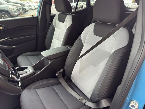 New 2026 Chevrolet Trax RS image 18