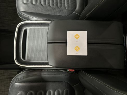 Used 2024 Rivian R1T Adventure AWD/4WD image 29