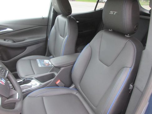 New 2026 Buick Encore GX Sport Touring FWD image 12