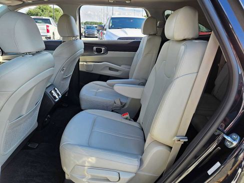 Used 2023 Kia Sorento EX w/ Panoramic Sunroof Package AWD/4WD image 18