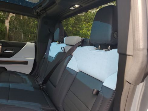 New 2025 GMC Hummer EV 2X image 11