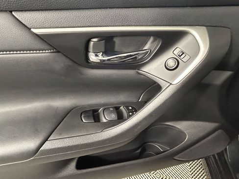 Used 2016 Nissan Altima 2.5 SL w/ Moonroof Package image 14