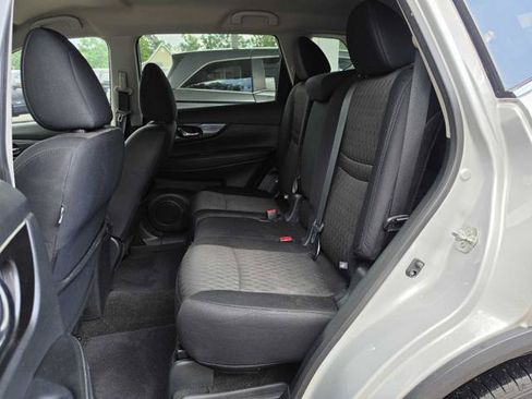 Used 2019 Nissan Rogue SV w/ Premium Package FWD image 13