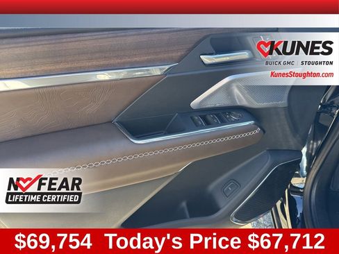 New 2026 GMC Acadia Denali Ultimate w/ LPO, Floor Liner Package AWD/4WD image 20