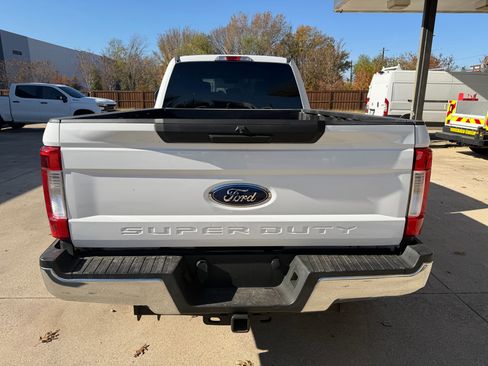 Used 2018 Ford F250 XLT image 4