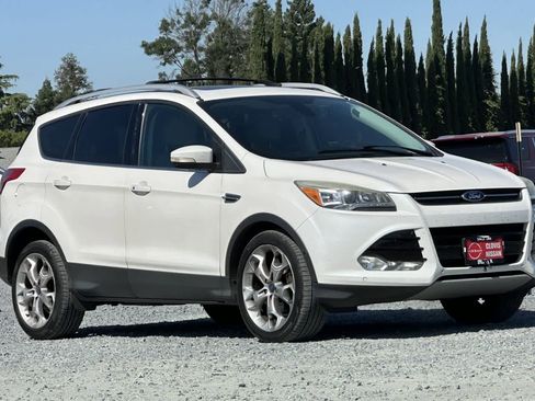 Used 2014 Ford Escape Titanium w/ Equipment Group 401A FWD image 10
