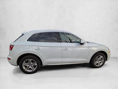 Used 2019 Audi Q5 Premium w/ Convenience Package image 3