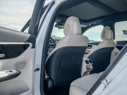 Certified 2026 Mercedes-Benz GLC 300 4MATIC image 18