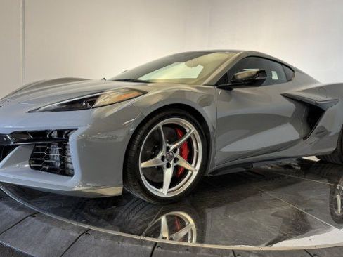 Used 2025 Chevrolet Corvette E-Ray w/ Stealth Interior Trim Package AWD/4WD image 21