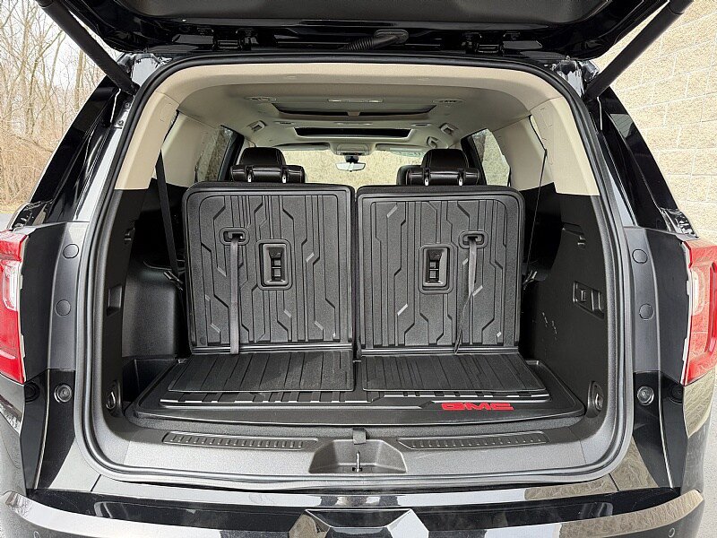 Used 2023 GMC Acadia Denali w/ Denali Technology Package AWD/4WD image 31