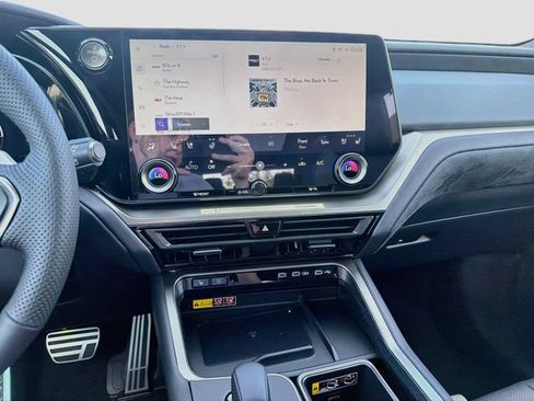 New 2026 Lexus TX 500h AWD image 29