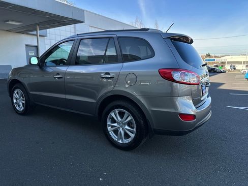 Used 2012 Hyundai Santa Fe Limited w/ Navigation Pkg 4 image 4