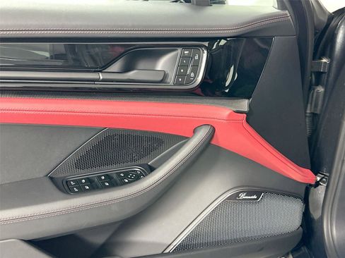 Certified 2025 Porsche Panamera GTS image 31