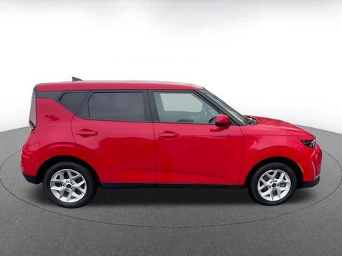 Used 2025 Kia Soul LX w/ LX Technology Package image 16