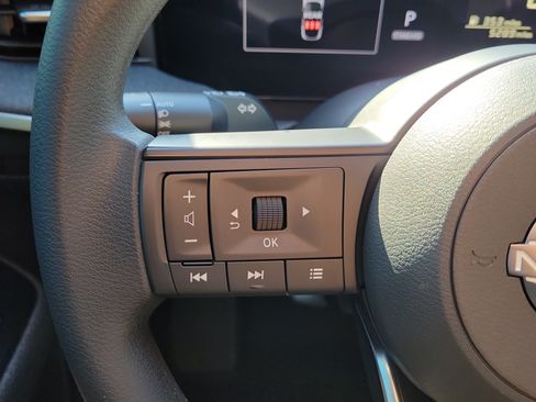 Certified 2025 Nissan Kicks SV FWD image 23