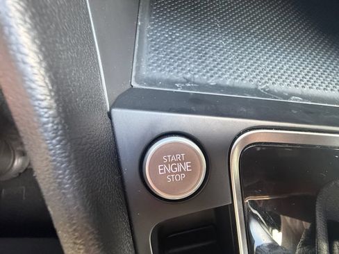 Used 2019 Volkswagen Jetta FWD image 19